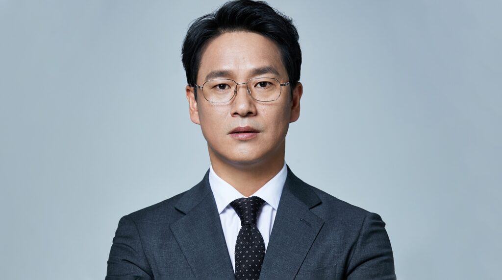 Tale of the Nine Tailed: Review, Story, Cast, Episodes, Release Date, Budget & More Lee Joo-won as young Lee Rang