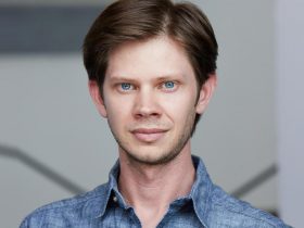 Lee Norris Biography Height Weight Age Movies Wife Family Salary Net Worth Facts More