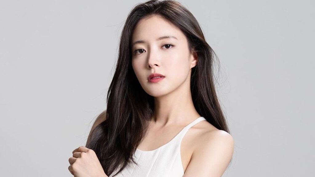 Lee Se-young as Yoo So-woon