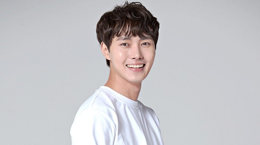 Tale of the Nine Tailed: Review, Story, Cast, Episodes, Release Date, Budget & More Lee Tae-ri as adult Imoogi / Lee Ryong / Terry