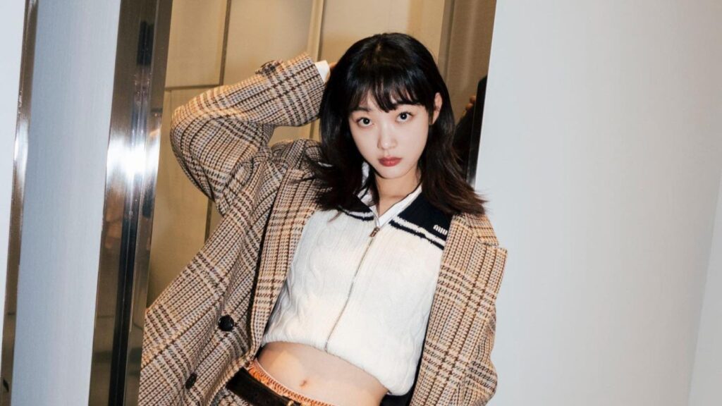 Lee Yoo-mi Biography, Height, Weight, Age, Movies, Husband, Family, Salary, Net Worth, Facts & More