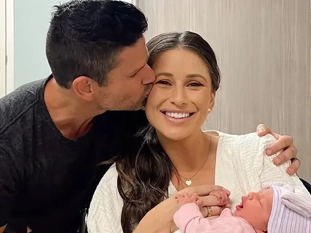 Lele Pons With Her Daughter