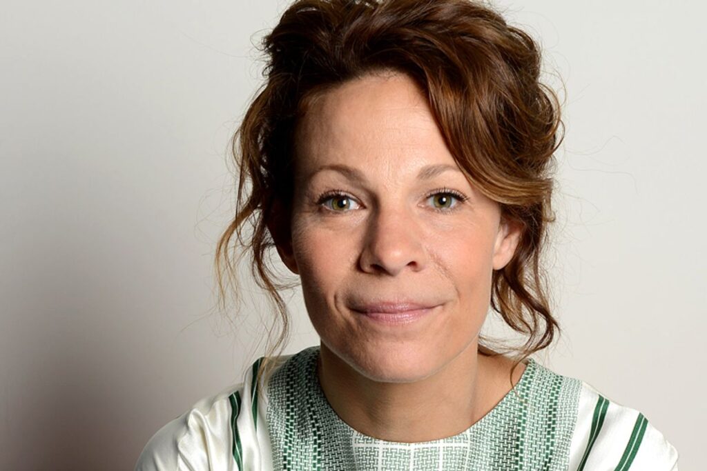  Lili Taylor as Dawn