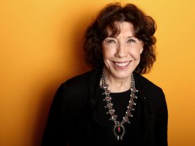 Lily Tomlin Actress Biography Height Weight Age Movies Husband Family Salary Net Worth Facts More