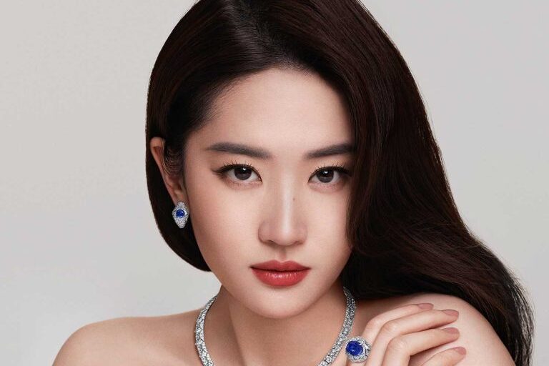 Liu Yifei Biography, Height, Weight, Age, Movies, Husband, Family, Salary, Net Worth, Facts & More