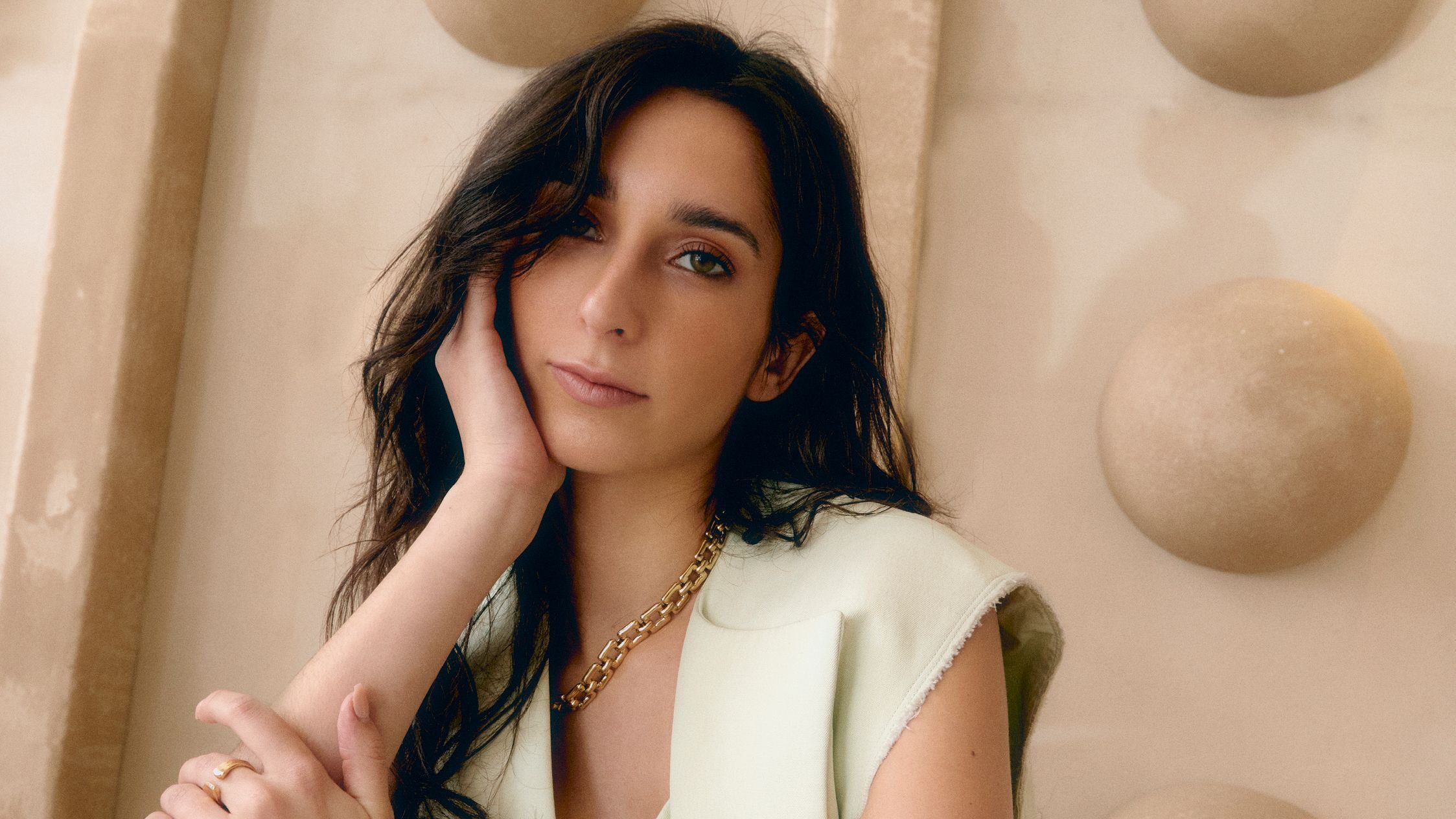 Lola Rodríguez as Mayka