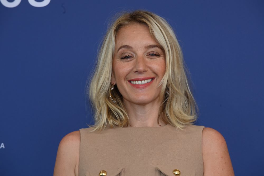 Ludivine Sagnier as Claire Laurent