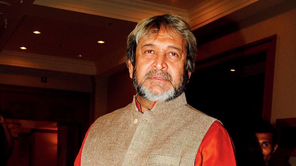 Mahesh Manjrekar as The Stork