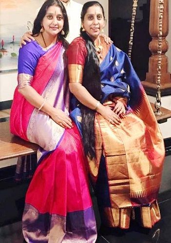 Malavika Avinash With Her Sister