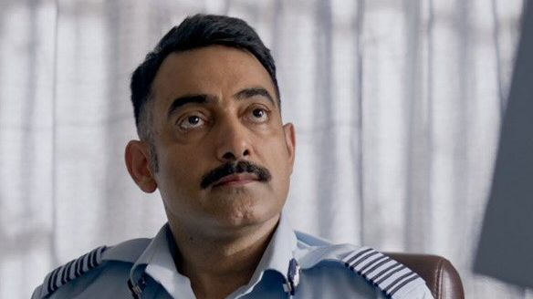 Manav Vij as Commanding officer Gautam Sinha