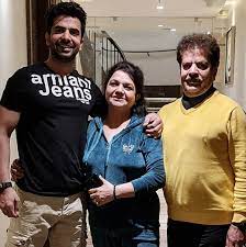 Manit Joura with His Mother And Father