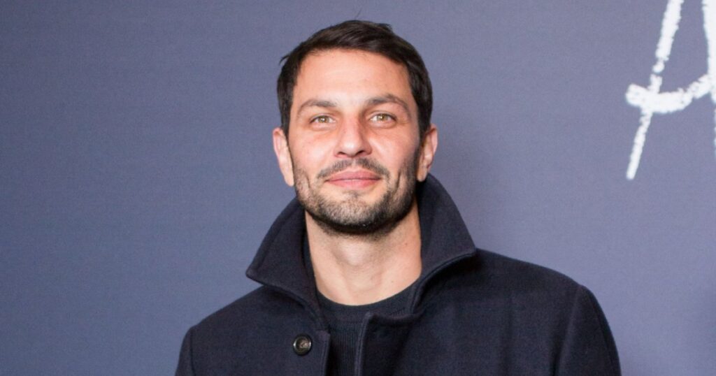 Marc Ruchmann as Julio "Jules Dupont" Saldenha