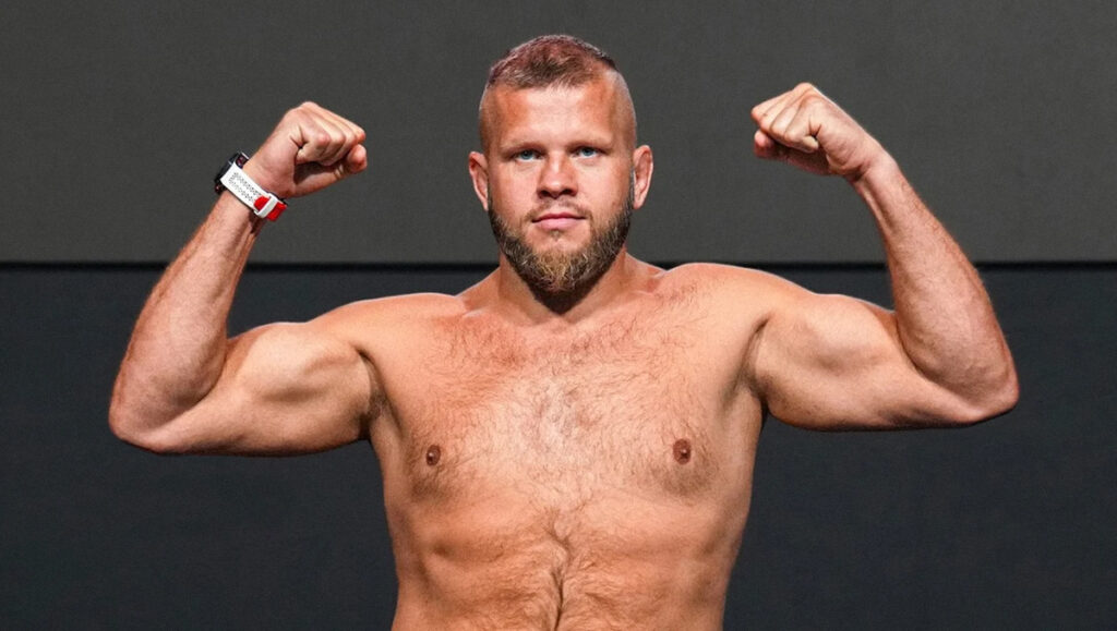 Marcin Tybura Biography, Height, Weight, Age, Stats, Wife, Salary, Net Worth & More