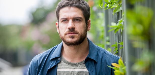 Marco Pigossi as José Ribamar do Carmo (a.k.a. Zeca)