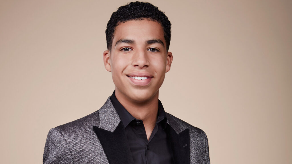Marcus Scribner as Alex
