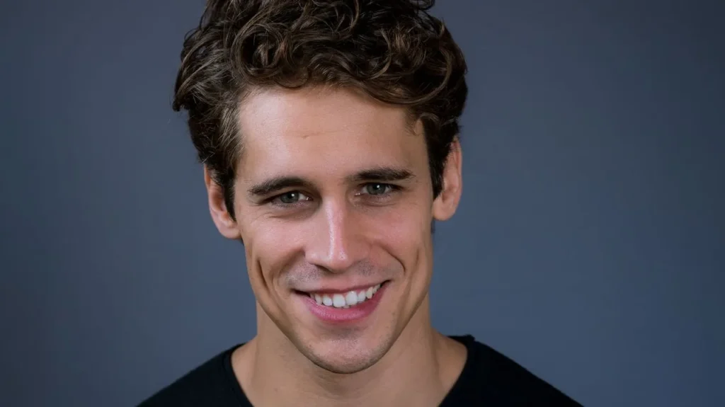 Cable Girls: Review, Story, Cast, Episodes, Release Date, Budget & More Martiño Rivas as Carlos Cifuentes