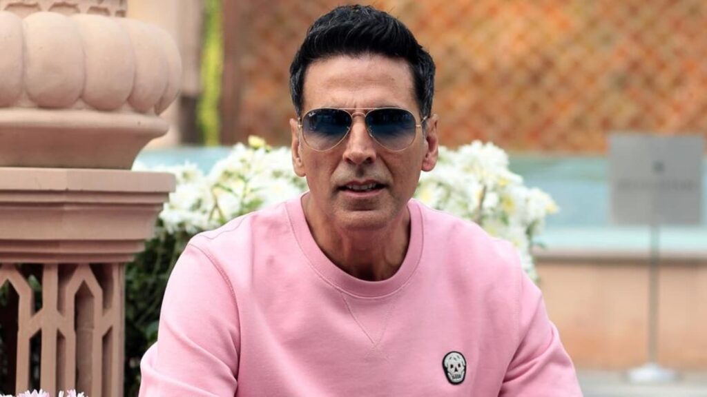  Master Akshay Kumar as Young Das