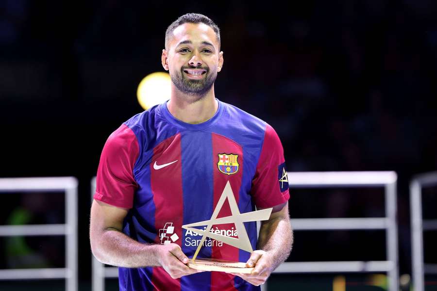 Melvyn Richardson Biography, Height, Weight, Age, Stats, Wife, Salary, Net Worth & More