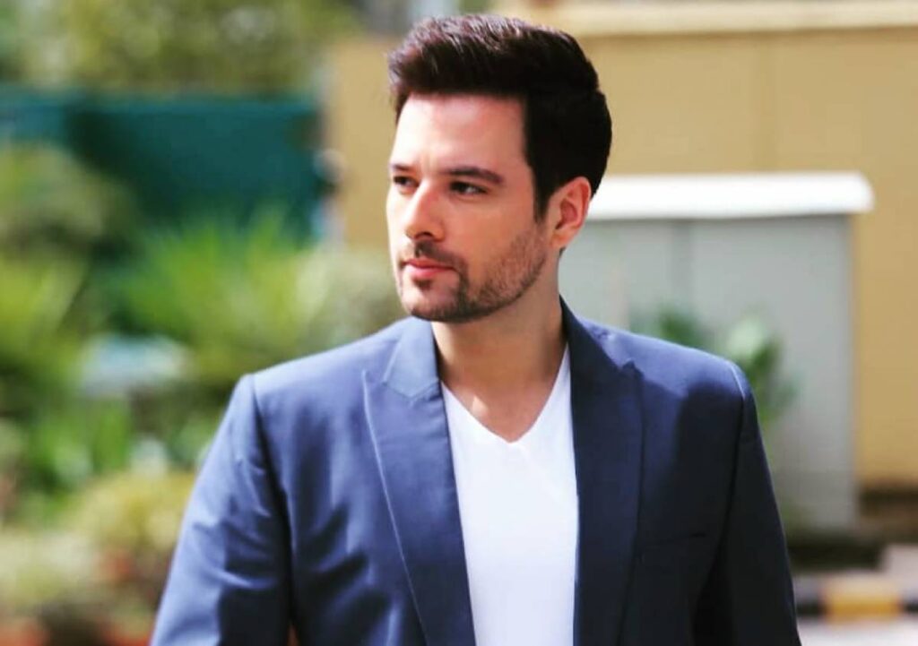 Mikaal Zulfiqar as Saim Khwaab Nagar Ki Shehzadi
