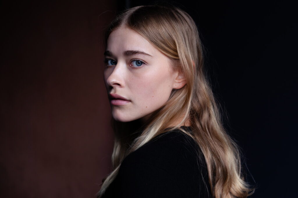 We Are the Wave: Review, Story, Cast, Episodes, Release Date, Budget & More Milena Tscharntke as Sophie