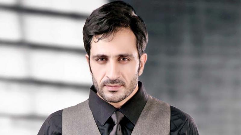  Mir Sarwar as Khan Masud