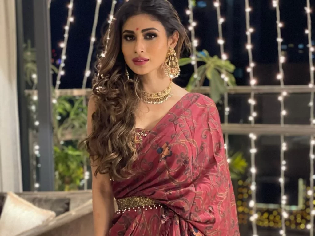 Mouni Roy as Parul/Shraddha Sharma