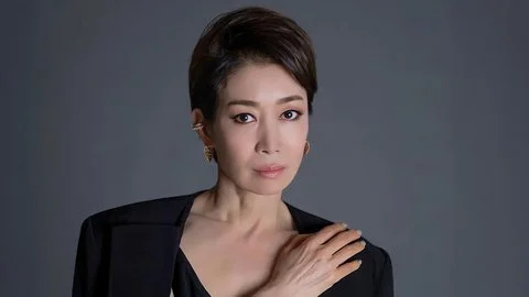 Na Young-hee as Yang Mi-yeon, Song-yi's mother