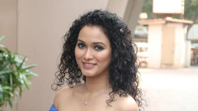 Neetha Shetty as Mona