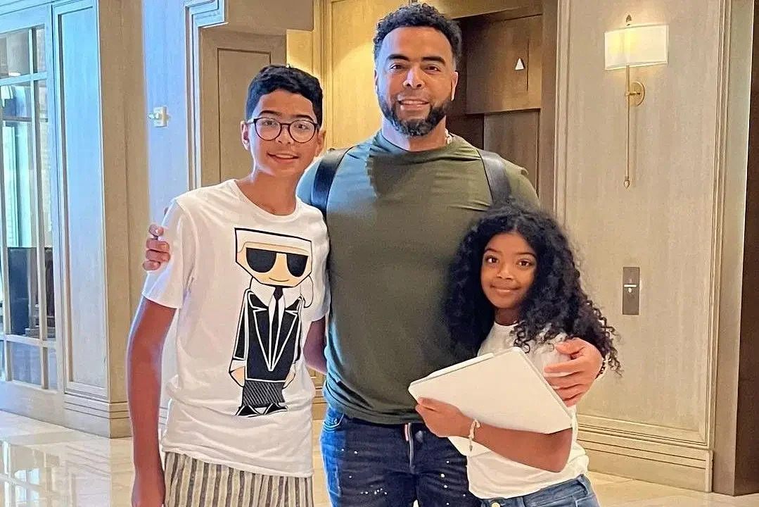 Nelson Cruz With His Children
