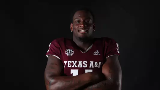 Nic Scourton Biography, Height, Weight, Age, Stats, Wife, Salary, Net Worth & More Nic Scourton Biography Height Weight Age Stats Wife Salary Net Worth More