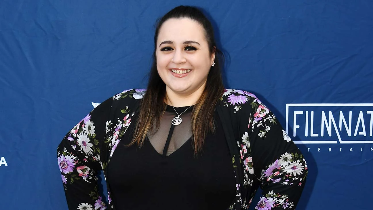 Nikki Blonsky Biography Height Weight Age Movies Husband Family Salary Net Worth Facts More