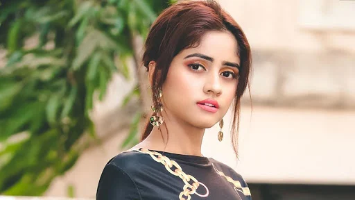 Nisha Guragain Biography, Height, Weight, Age, Instagram, Boyfriend, Family, Affairs, Salary, Net Worth, Photos, Facts & More