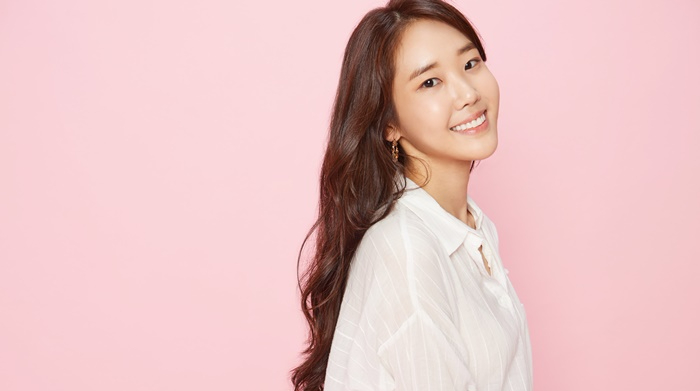 Oh Ha-nee as Ae-young, a maid