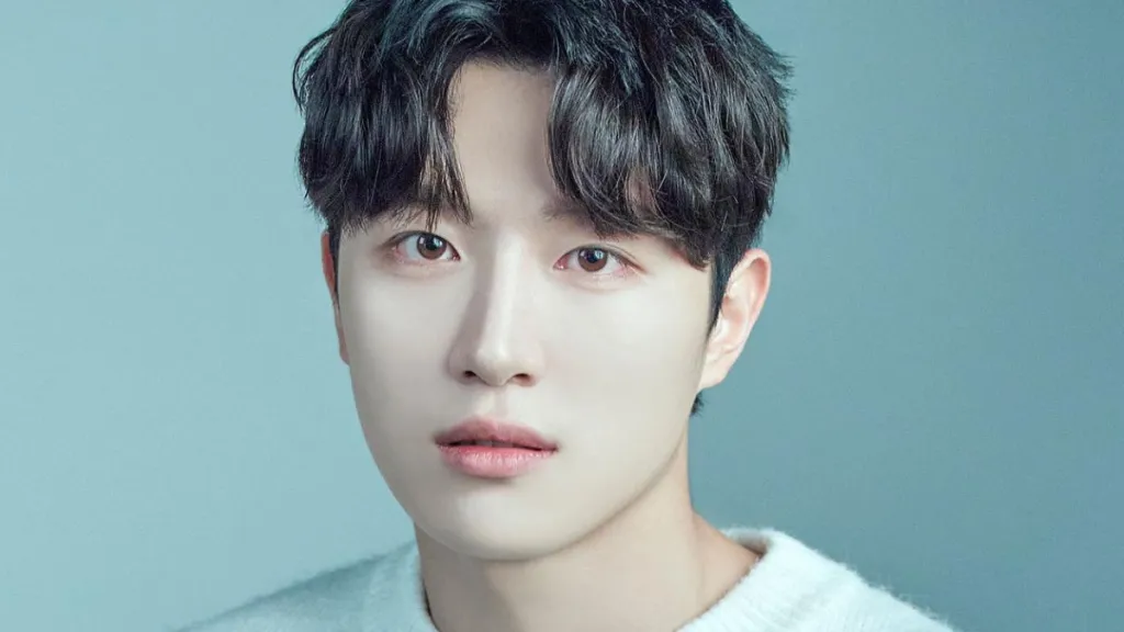 My Father Is Strange: Review, Story, Cast, Episodes, Release Date, Budget & More Oh Jae-moo as young Byun Joon-young