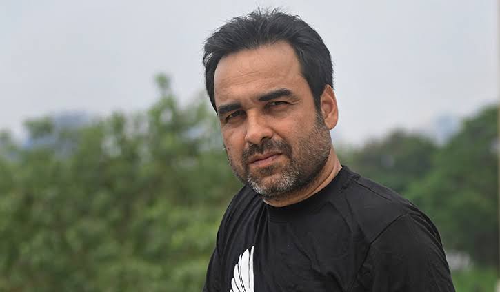 Pankaj Tripathi Biography, Height, Weight, Age, Movies, Wife, Family, Salary, Net Worth, Facts & More