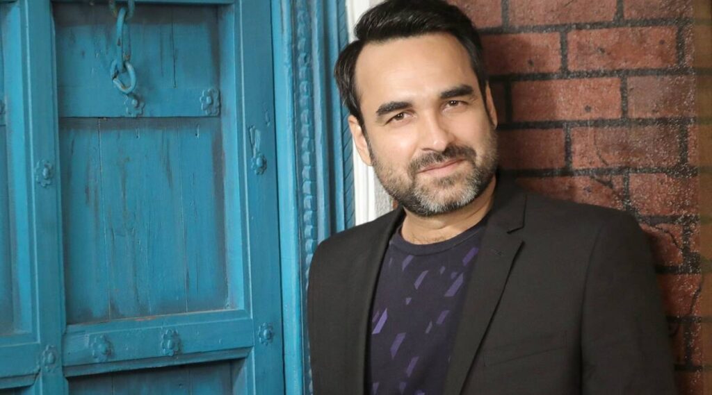 Pankaj Tripathi as Ovi Mahajan Sr