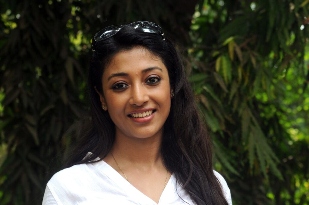 Paoli Dam as Shabnam Saxena
