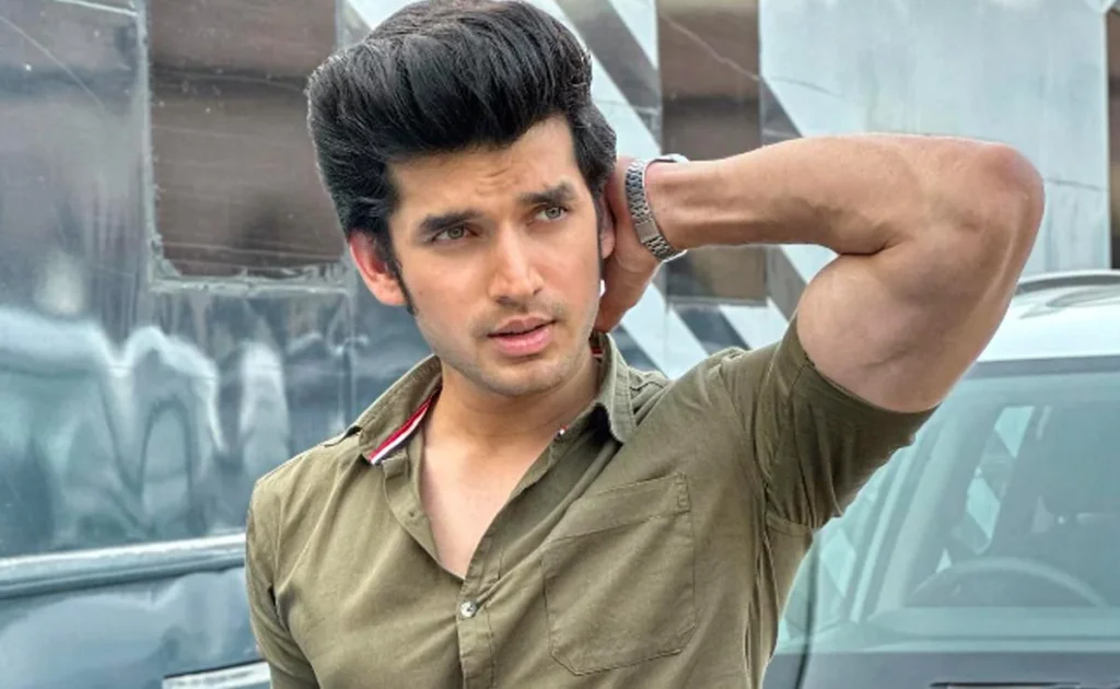 Paras Kalnawat Biography, Height, Age, TV Serials, Wife, Family, Salary, Net Worth, Awards, Photos, Facts & More