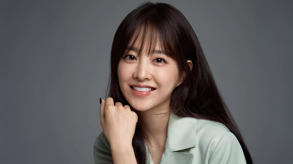 Oh My Ghost: Review, Story, Cast, Episodes, Release Date, Budget & More Park Bo-young as Na Bong-seon