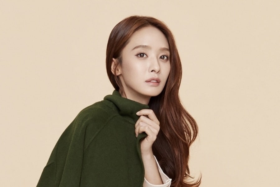 Oh My Ghost: Review, Story, Cast, Episodes, Release Date, Budget & More Park Jung-ah as Lee So-hyeong