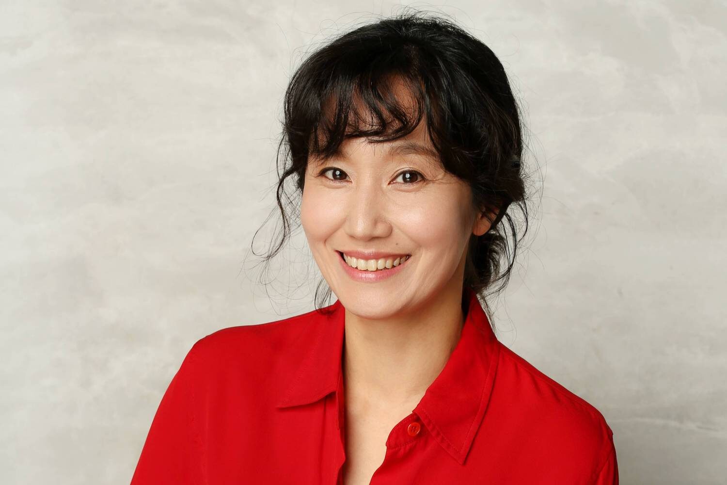 The World of the Married: Review, Story, Cast, Episodes, Release Date, Budget & More Park Mi-hyeon as Gong Ji-cheol's wife