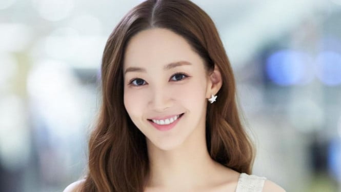 Sungkyunkwan Scandal: Review, Story, Cast, Episodes, Release Date, Budget & More Park Min-young as Kim Yun-hee