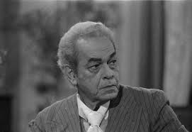 Roque Santeiro: Review, Story, Cast, Episodes, Release Date, Budget & More Paulo Gracindo as Padre Hipólito