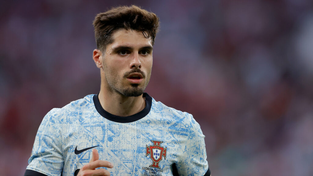 Pedro Neto Biography, Height, Weight, Age, Stats, Wife, Salary, Net Worth & More Pedro Neto Biography, Height, Weight, Age, Stats, Wife, Salary, Net Worth & More