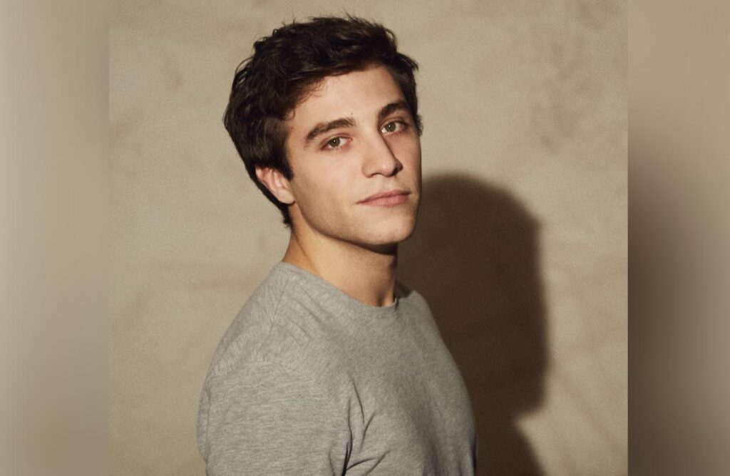 The Girl in the Mirror: Review, Story, Cast, Episodes, Release Date, Budget & More Pol Monen as Bruno