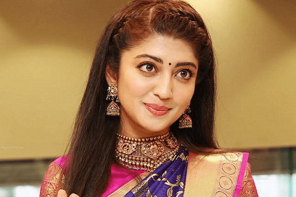 Pranitha Subhash as Vaani