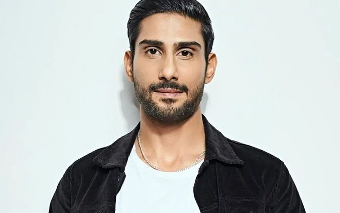 Prateik Babbar as Jeh Wadia