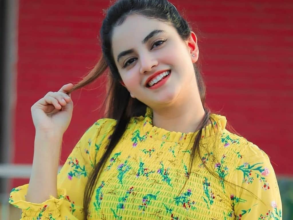 Priyanka Mongia Biography, Height, Weight, Age, Instagram, Boyfriend, Family, Affairs, Salary, Net Worth, Photos, Facts  & More