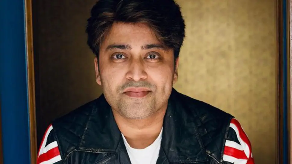 Rahul Vohra as Hemant's Father