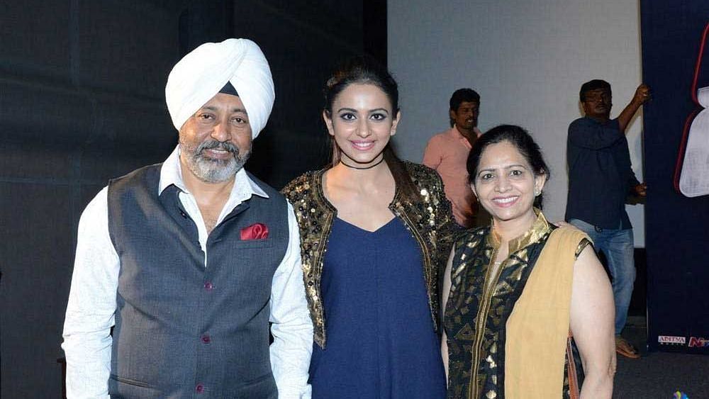 Rakul Preet Singh With Her Father And Mother